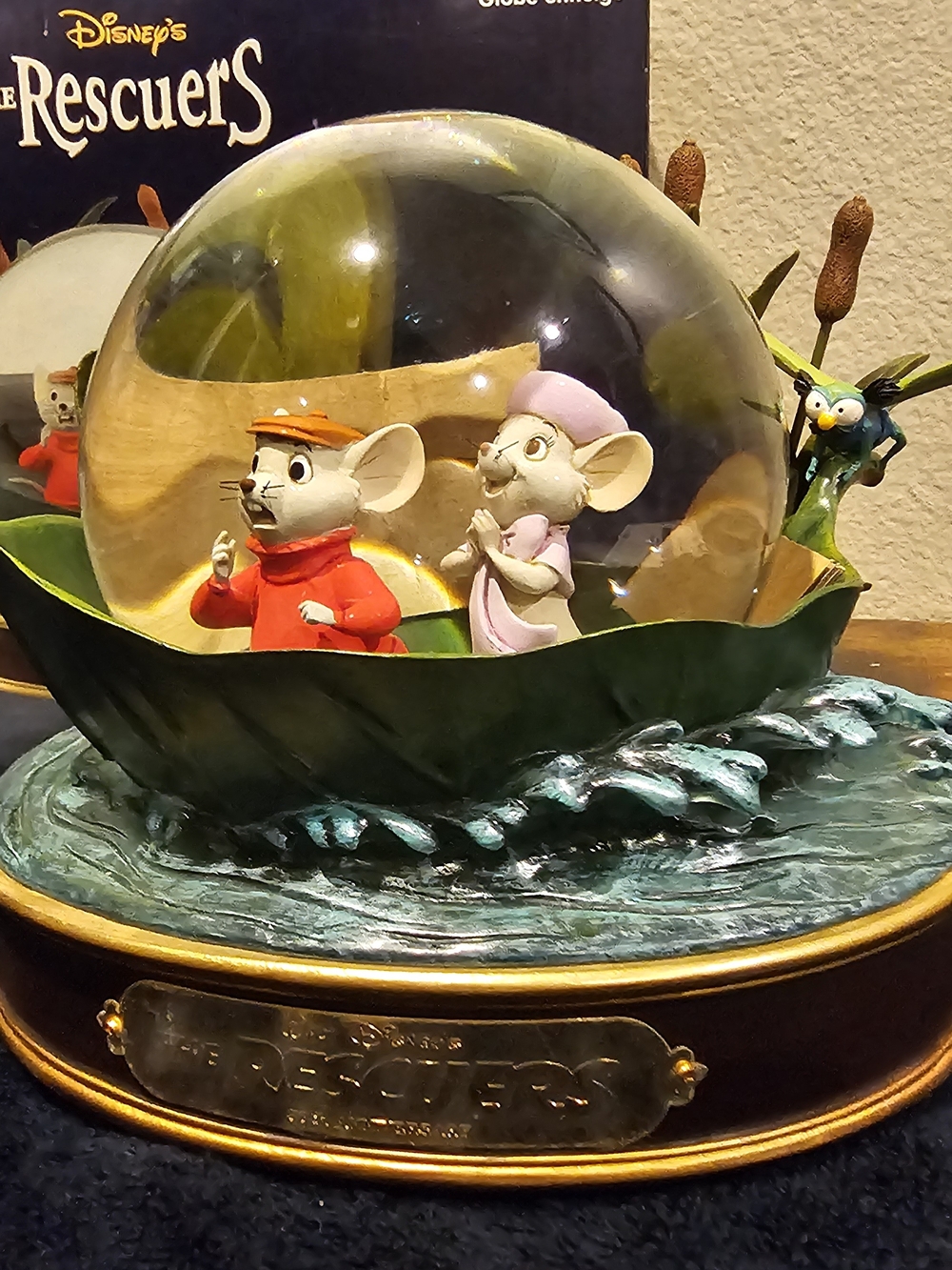 BNIB Rare Disney The Rescuers Snow Globe